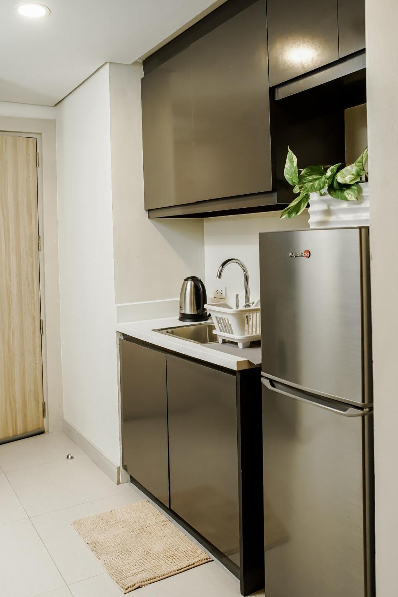 Luxe Suite At Bcct - Bgc'S Prime Studio - Gym, Infinity Pool With Breathtaking Skyline View Taguig Exterior photo