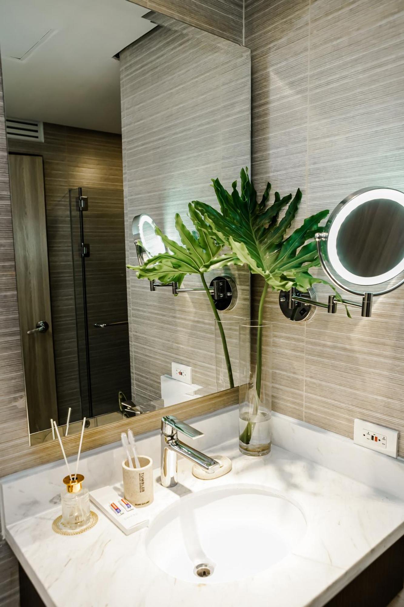 Luxe Suite At Bcct - Bgc'S Prime Studio - Gym, Infinity Pool With Breathtaking Skyline View Taguig Exterior photo