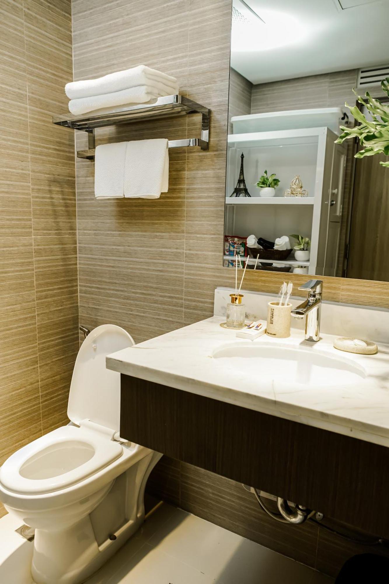 Luxe Suite At Bcct - Bgc'S Prime Studio - Gym, Infinity Pool With Breathtaking Skyline View Taguig Exterior photo