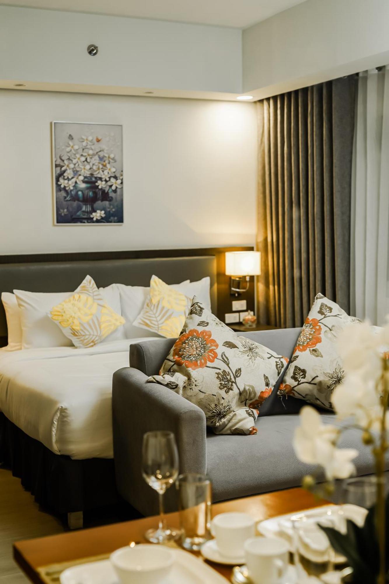Luxe Suite At Bcct - Bgc'S Prime Studio - Gym, Infinity Pool With Breathtaking Skyline View Taguig Exterior photo